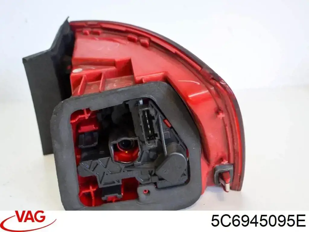 Piloto trasero exterior izquierdo VAG 5C6945095E precio, desde 63,77 EUR