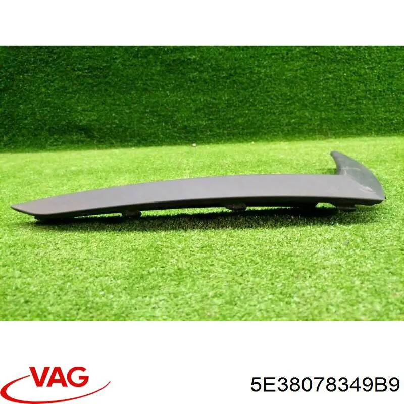 Comprar 5E38078349B9 VAG Moldura del parachoques delantero derecho