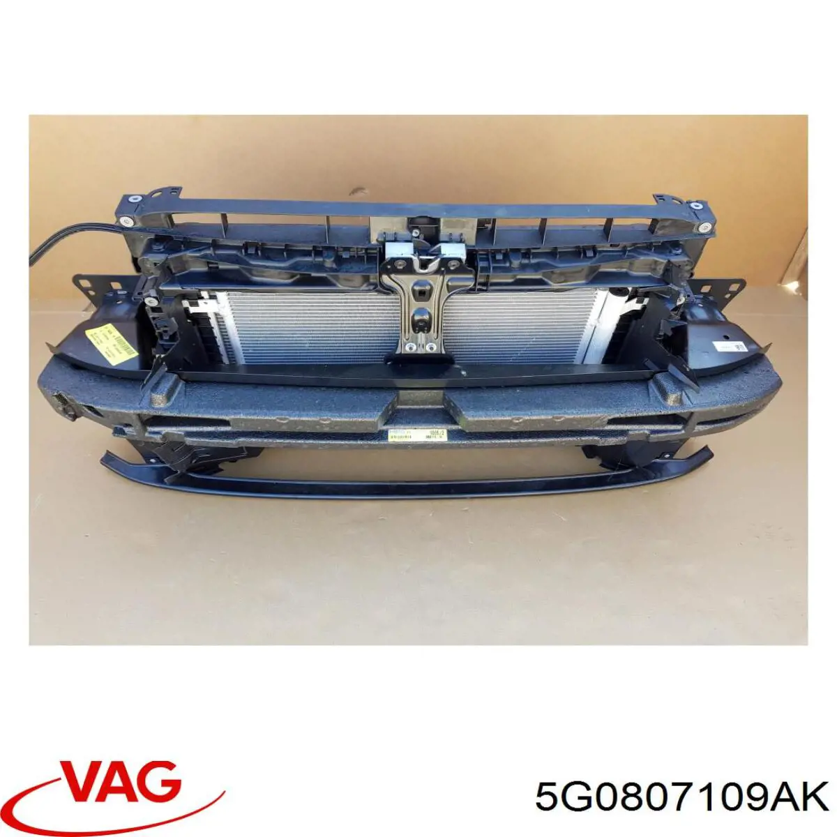 Refuerzo de parachoques delantero VAG 5G0807109AK precio, desde 381,88 EUR