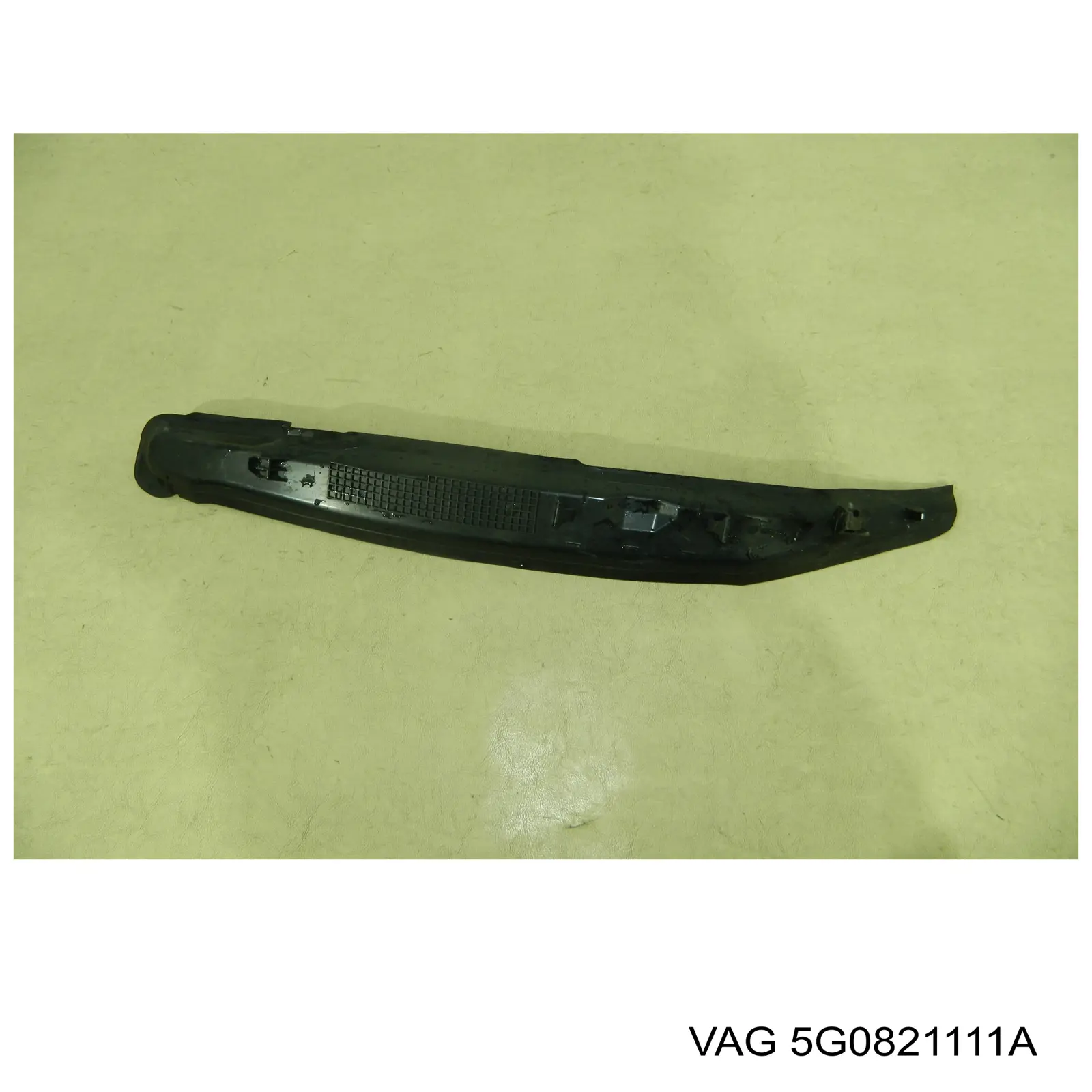 Sellado de guardabarros VAG 5G0821111A precio, desde 33,71 EUR