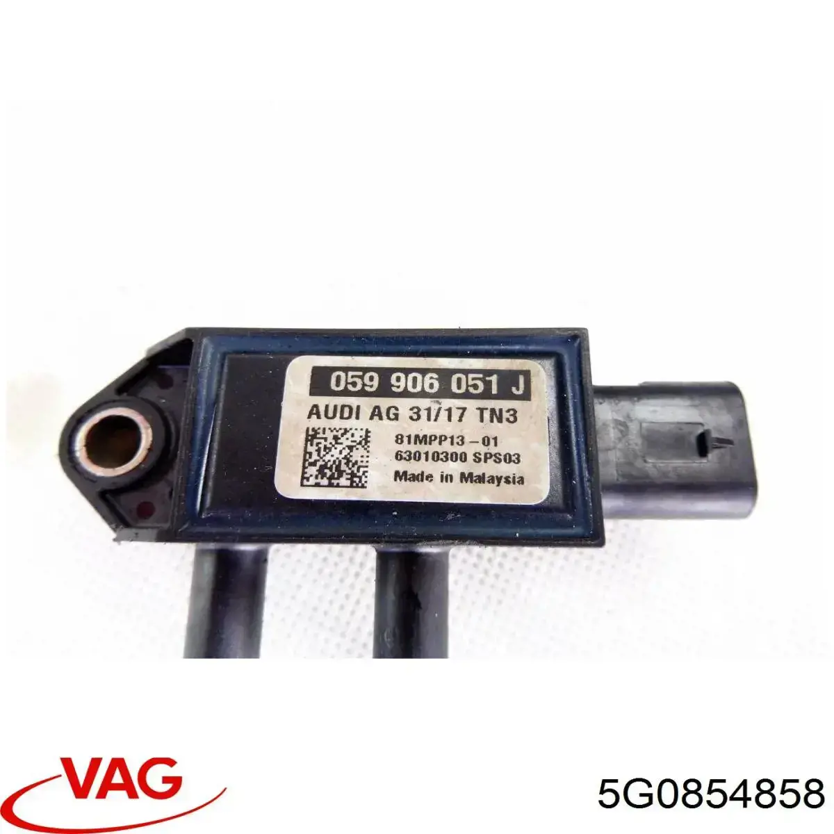 Guardabarros trasero derecho 5G0854858 VAG