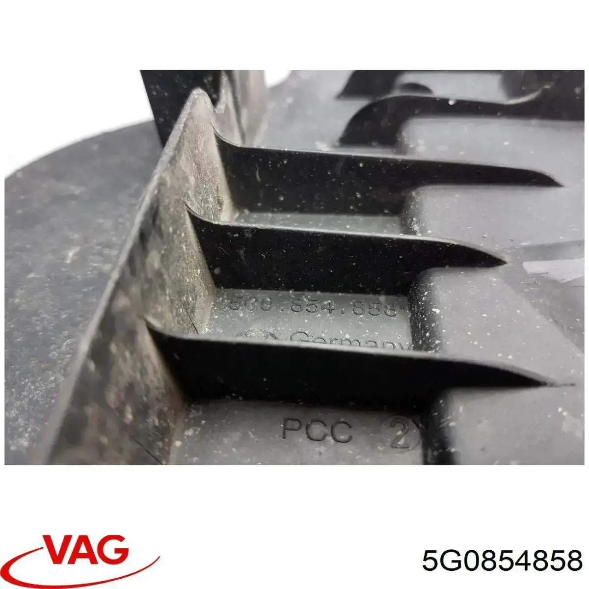 Guardabarros trasero derecho VAG 5G0854858 precio, desde 37,57 EUR