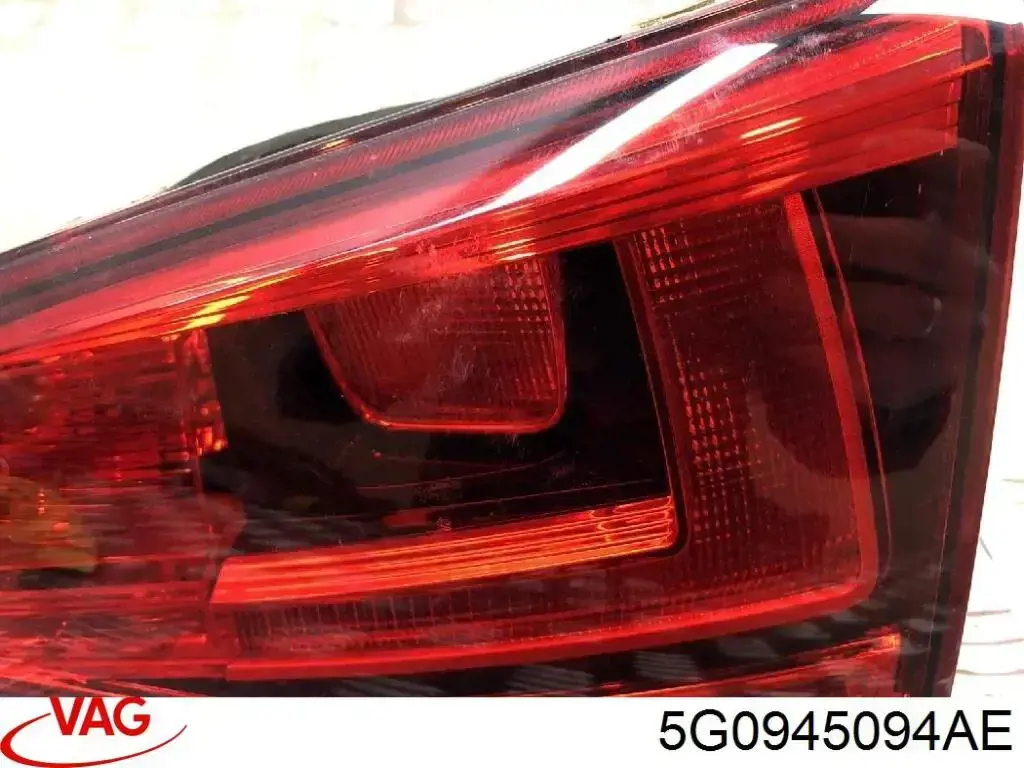 Piloto trasero interior derecho VAG 5G0945094AE precio, desde 62,44 EUR