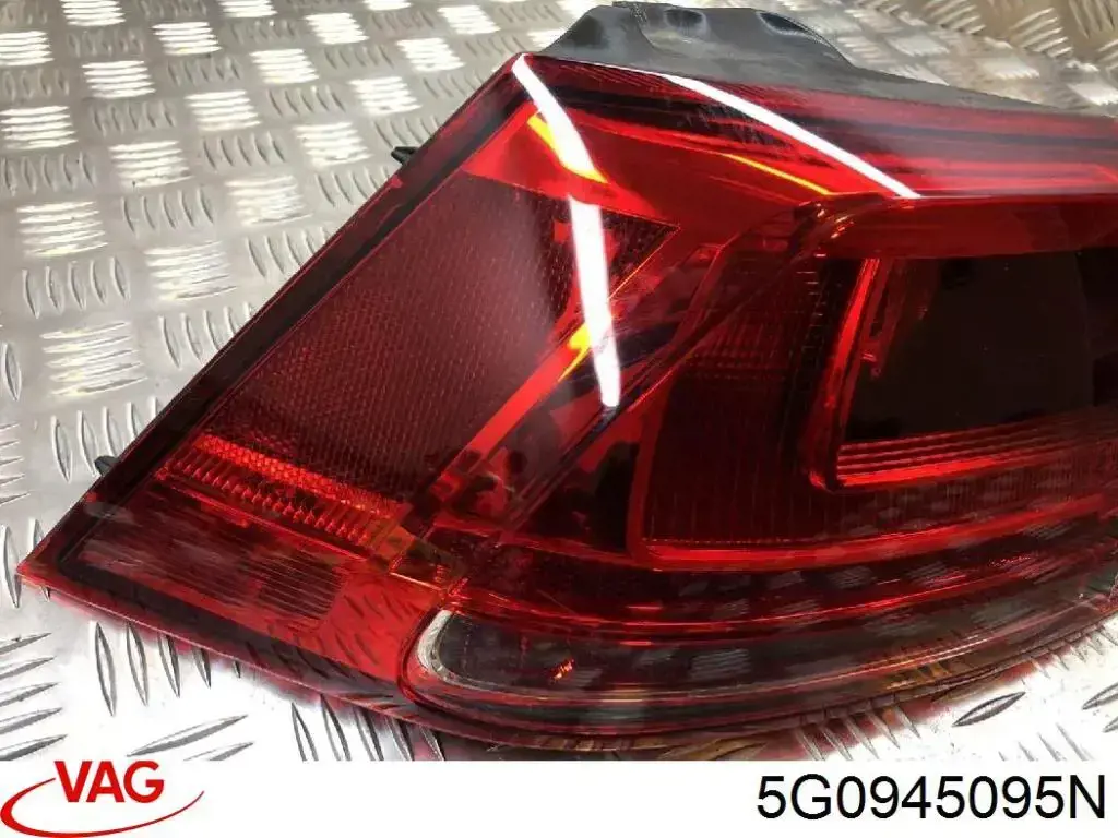 5G0945095N VAG Piloto trasero exterior izquierdo