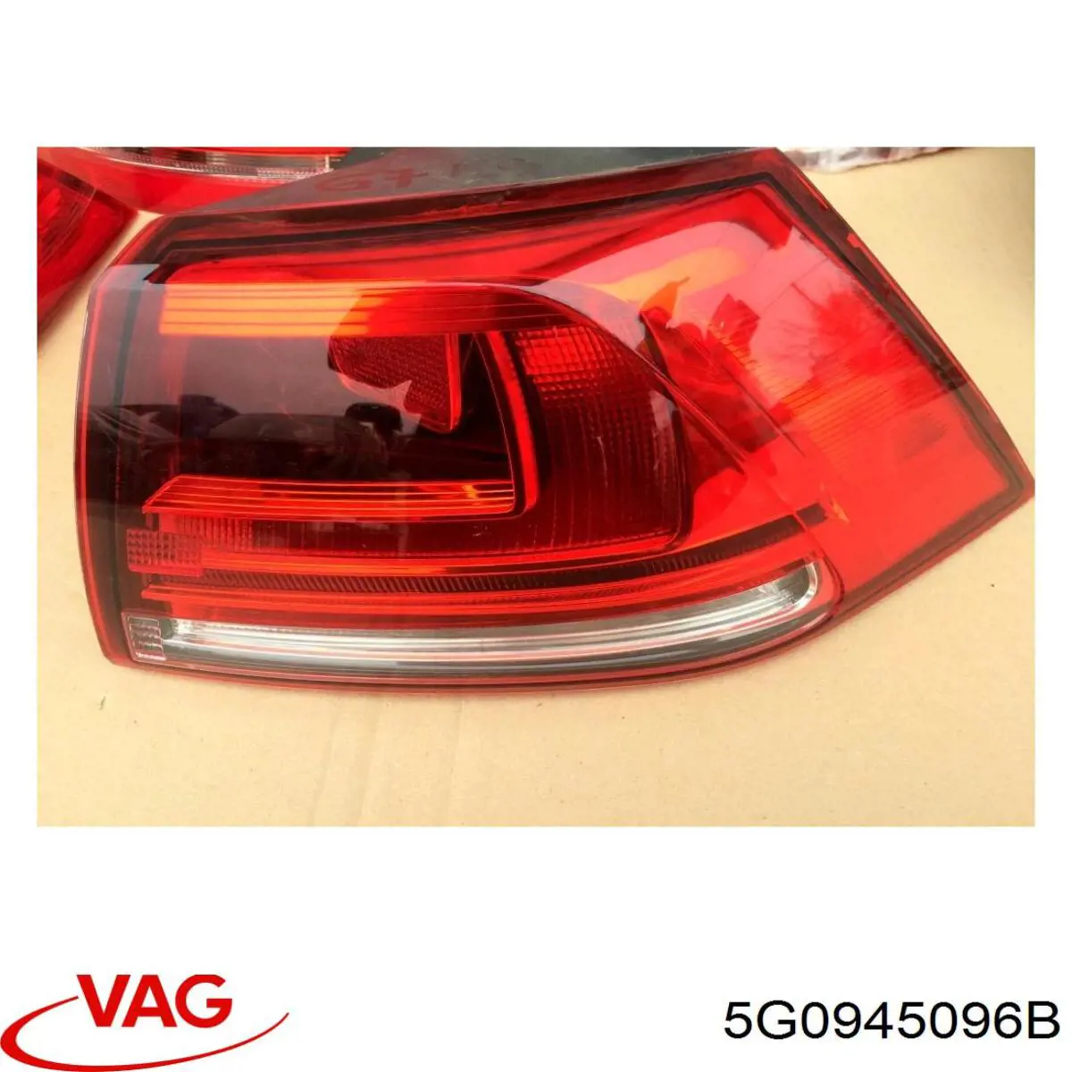 Piloto trasero exterior derecho VAG 5G0945096B precio, desde 84,22 EUR