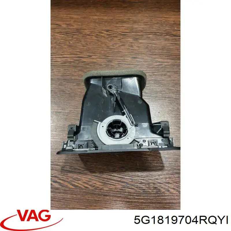 5G1819704R VAG Conducto de aire derecho bajo el salpicadero