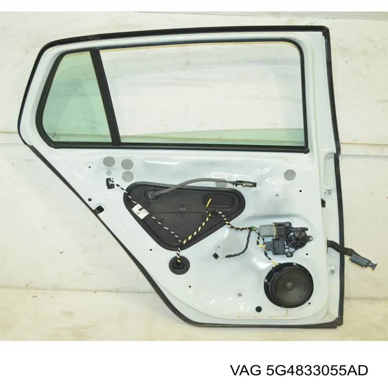 Puerta trasera izquierda VAG 5G4833055AB