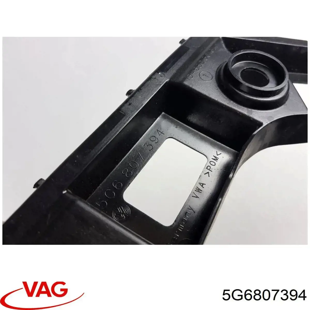 Soporte exterior derecho del parachoques trasero 5G6807394 VAG