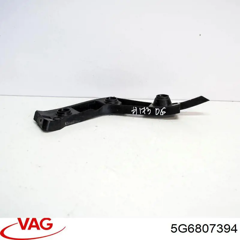 Soporte exterior derecho del parachoques trasero 5G6807394 VAG