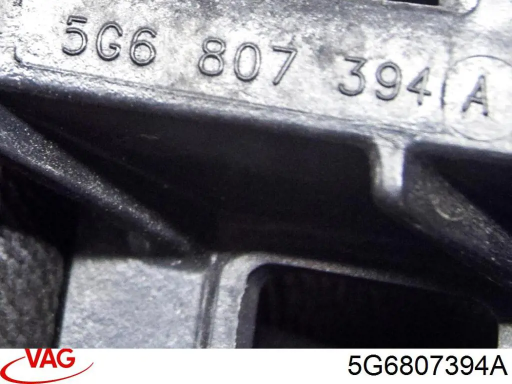 Soporte del parachoques trasero derecho 5G6807394A VAG