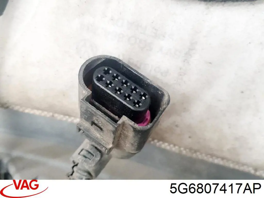 5G6807417AP VAG Defensa trasero