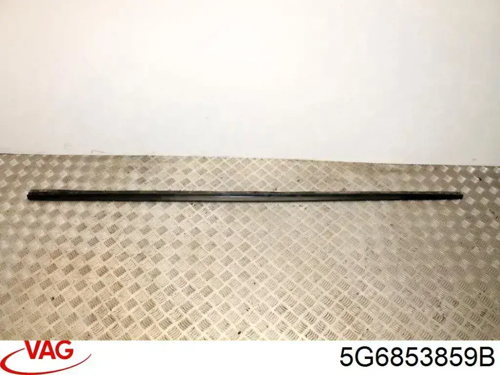 Moldura exterior izquierda del umbral VAG 5G6853859B9B9 precio, desde 89,57 EUR