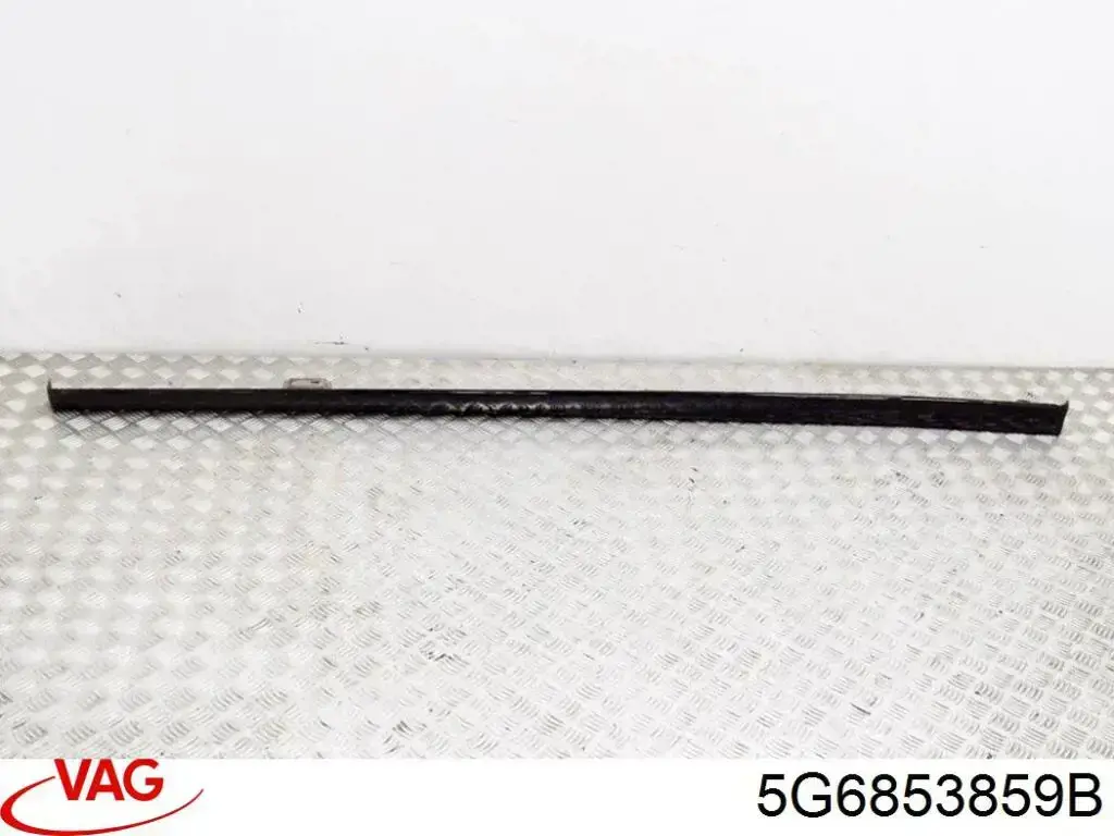 Moldura exterior izquierda del umbral VAG 5G6853859B precio, desde 89,57 EUR