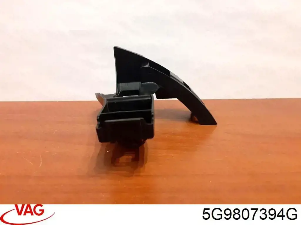 Soporte del parachoques trasero derecho 5G9807394G VAG