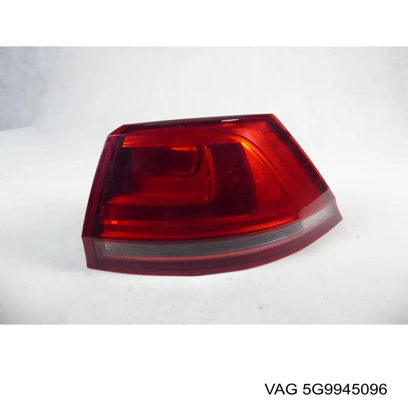 Piloto trasero exterior derecho VAG 5G9945096
