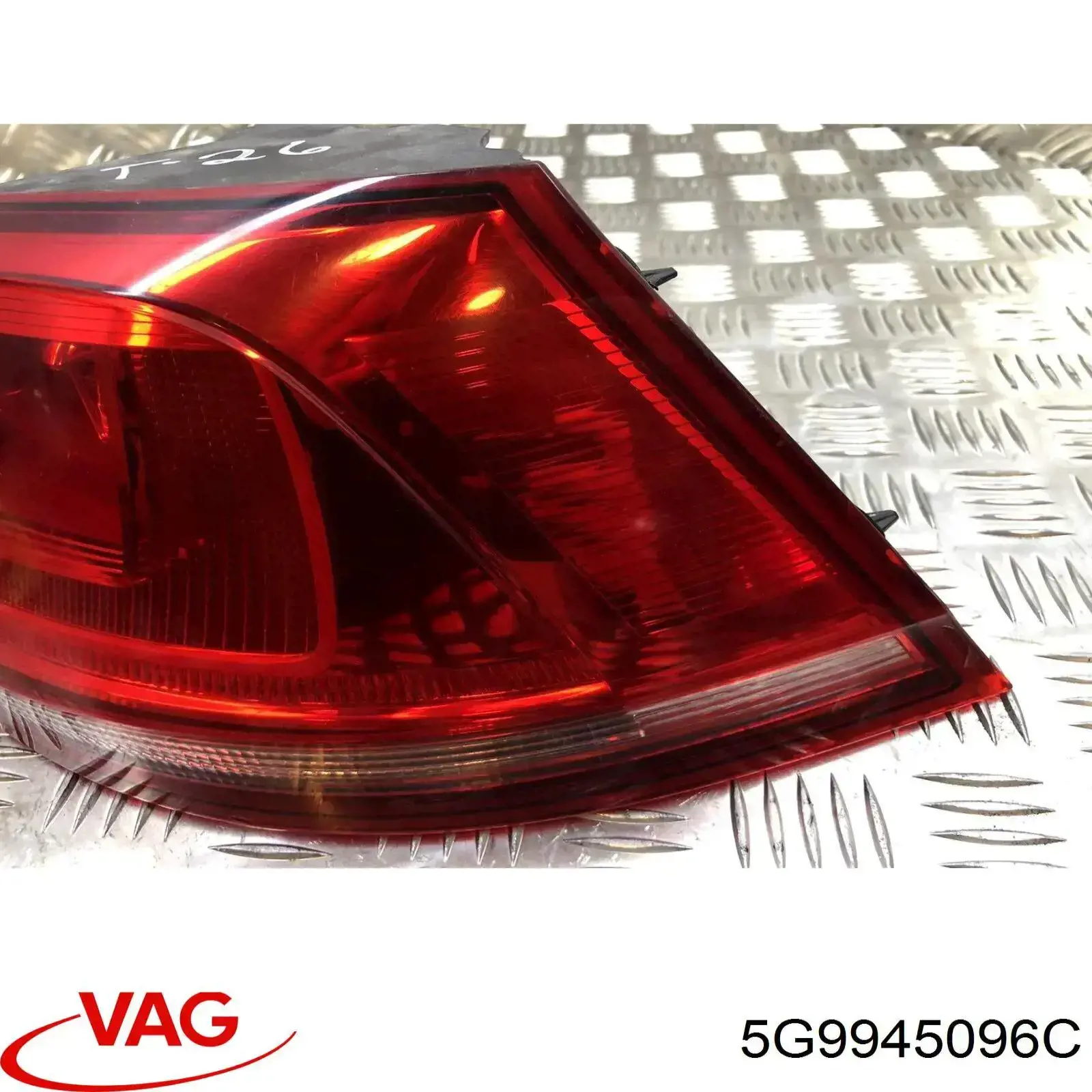 5G9945096C VAG piloto posterior exterior derecho