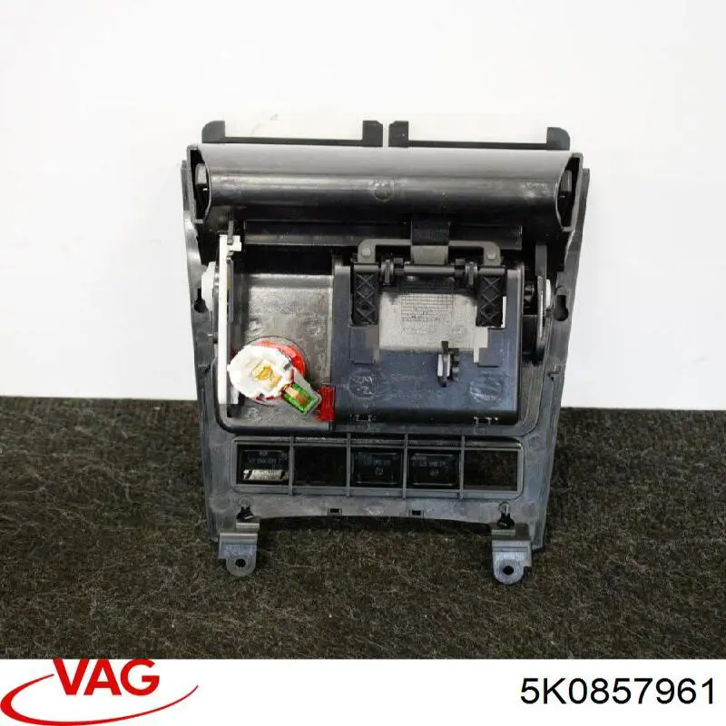 Comprar 5K0857961 VAG Cenicero de la consola central