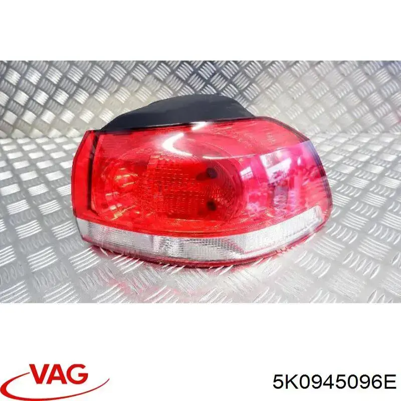 99451178202 VAG piloto posterior exterior derecho