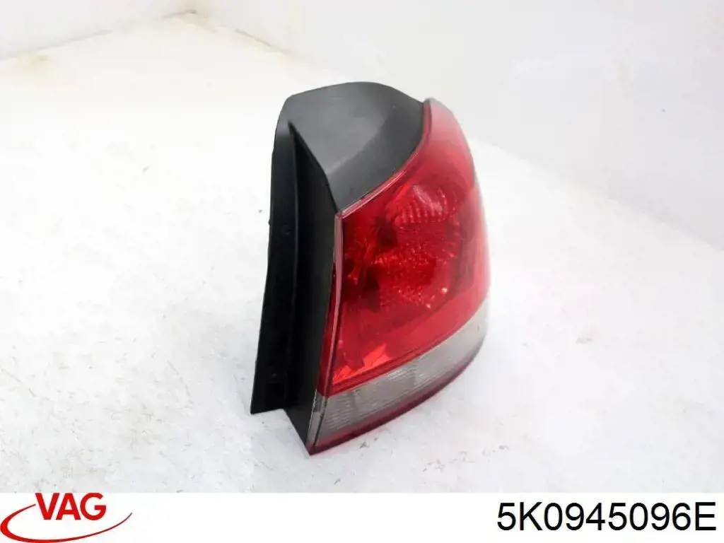 Piloto trasero exterior derecho VAG 5K0945096E precio, desde 74,78 EUR
