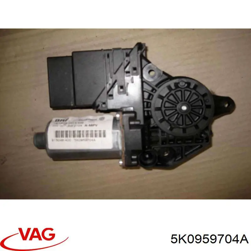 Mecanismo de elevalunas de la puerta trasera derecha VAG 5K0959704A precio, desde 37,69 EUR