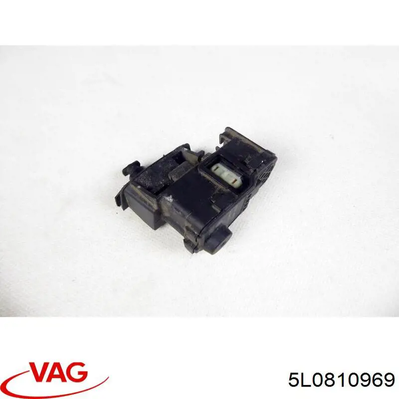Comprar 5L0810969 VAG Guardabarros interior izquierdo trasero