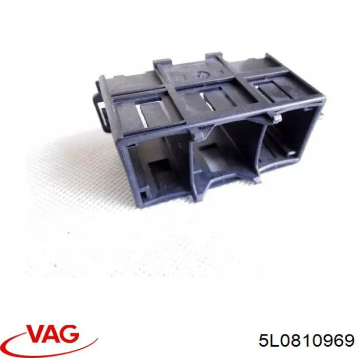 Guardabarros interior izquierdo trasero 5L0810969 VAG