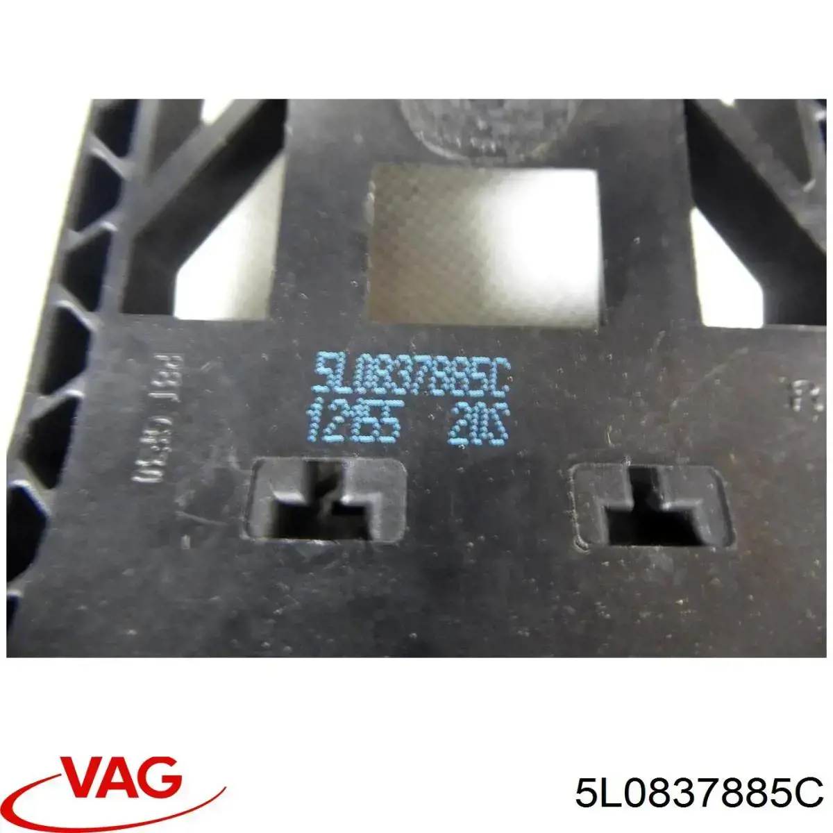 Soporte de manija exterior de puerta delantera derecha 5L0837885C VAG