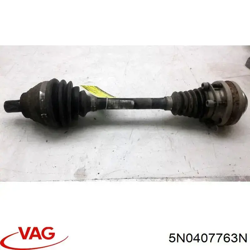 Semieje delantero izquierdo 5Q0407761AX VAG