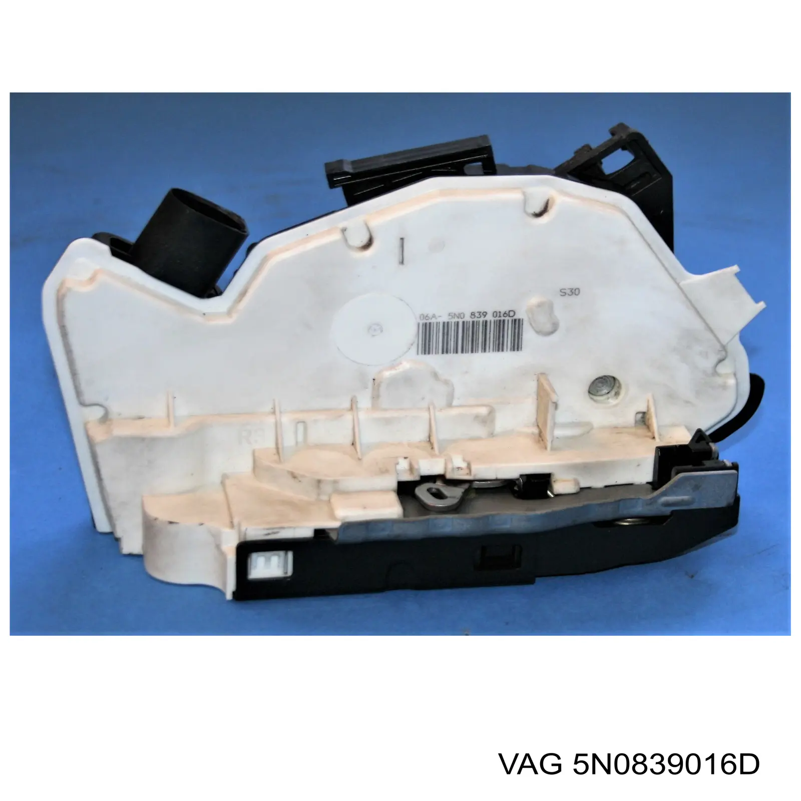 Cerradura de la puerta trasera derecha VAG 5N0839016D precio, desde 44,57 EUR