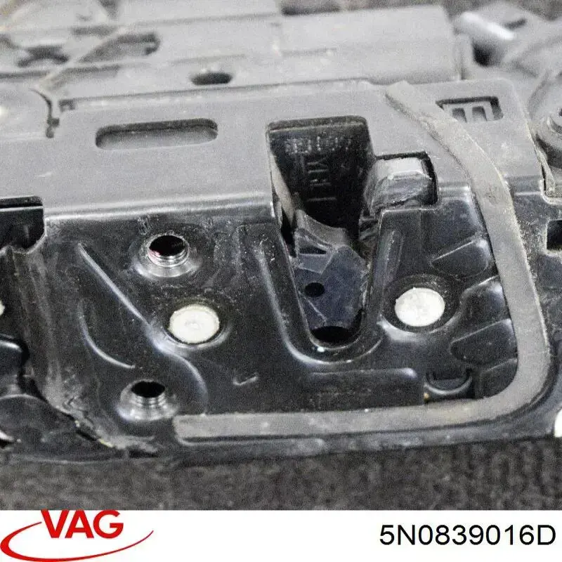 Comprar 5N0839016D VAG Cerradura de la puerta trasera derecha