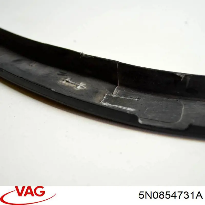 Extensión de aleta delantera izquierda VAG 5N0854731A precio, desde 21,03 EUR