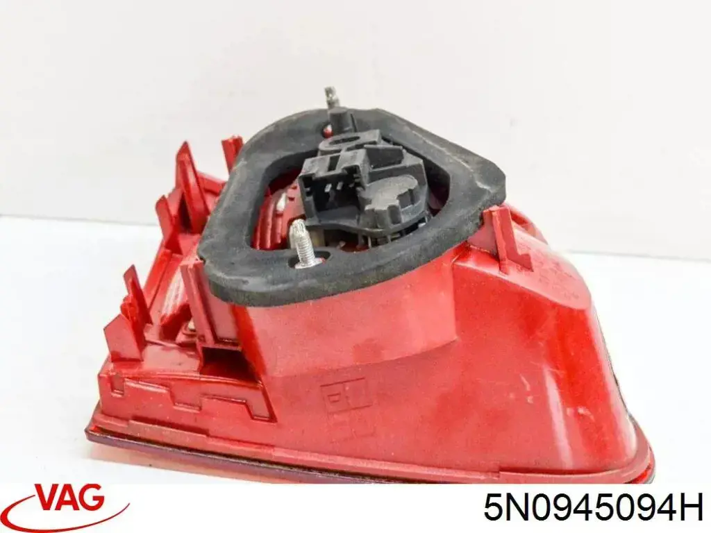 Piloto trasero interior derecho VAG 5N0945094H precio, desde 68,24 EUR