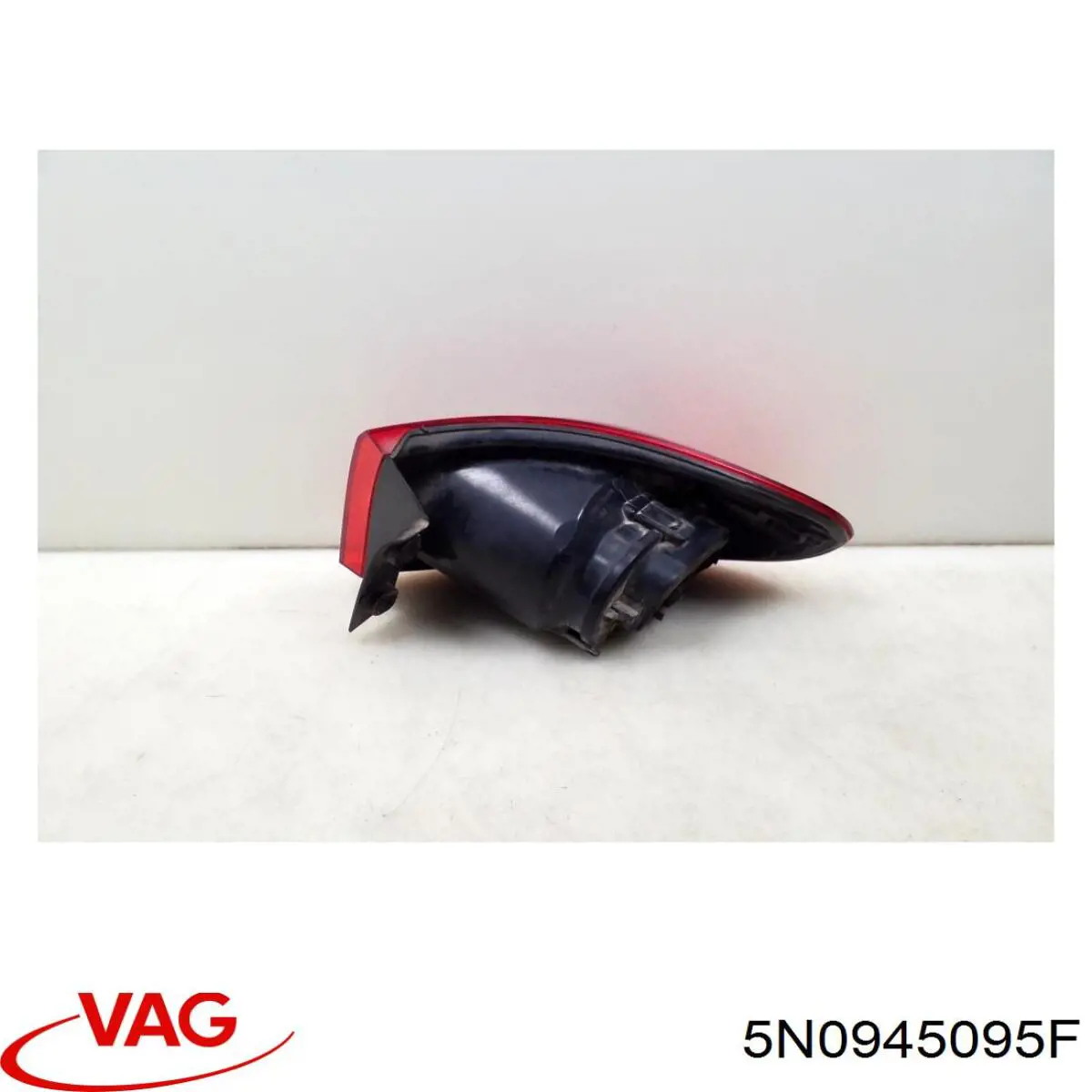 Piloto trasero exterior izquierdo 5N0945095D VAG