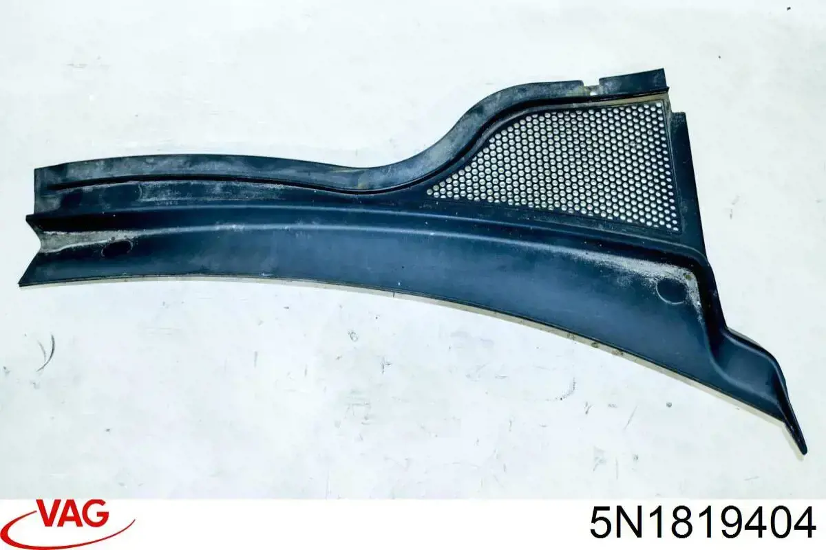 Rejilla derecha de limpiaparabrisas VAG 5N1819404 precio, desde 52,29 EUR