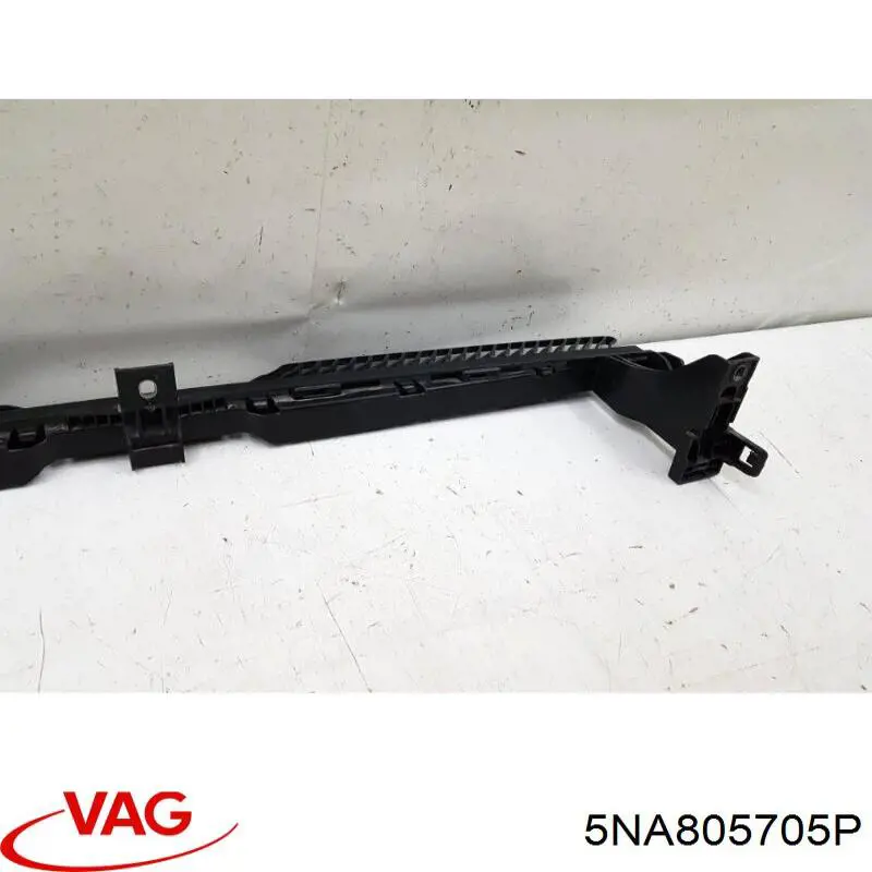 Soporte central del parachoques delantero VAG 5NA805705P precio, desde 61,07 EUR