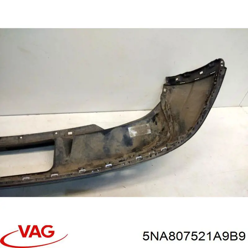 5NA807521A9B9 VAG Defensa trasero