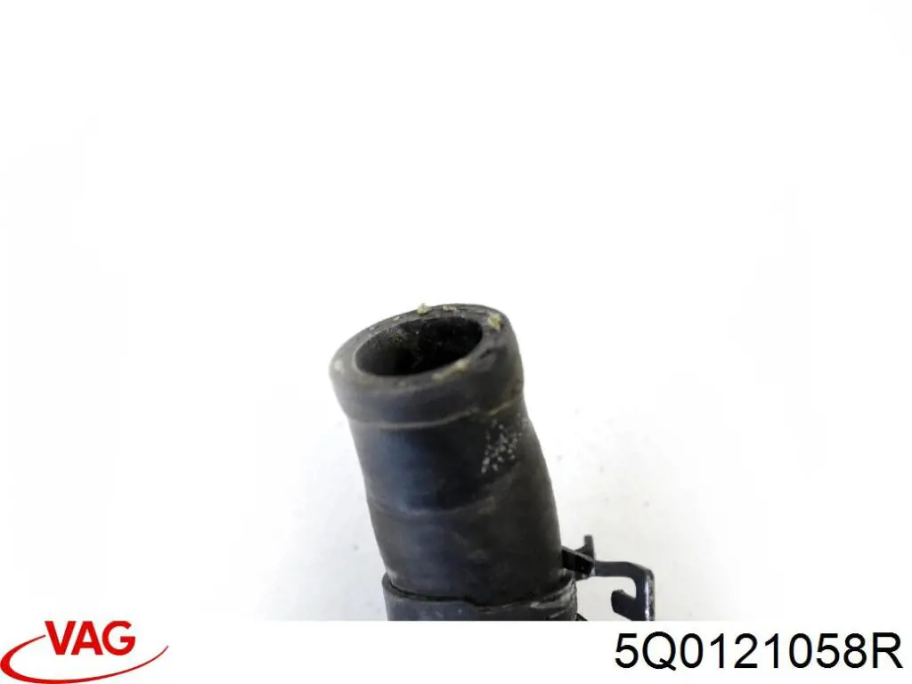 Manguito de líquido refrigerante VAG 5Q0121058R precio, desde 4,46 EUR