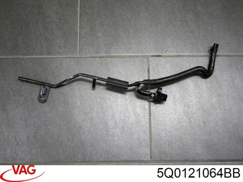 Manguito de líquido refrigerante VAG 5Q0121064BB precio, desde 37,75 EUR
