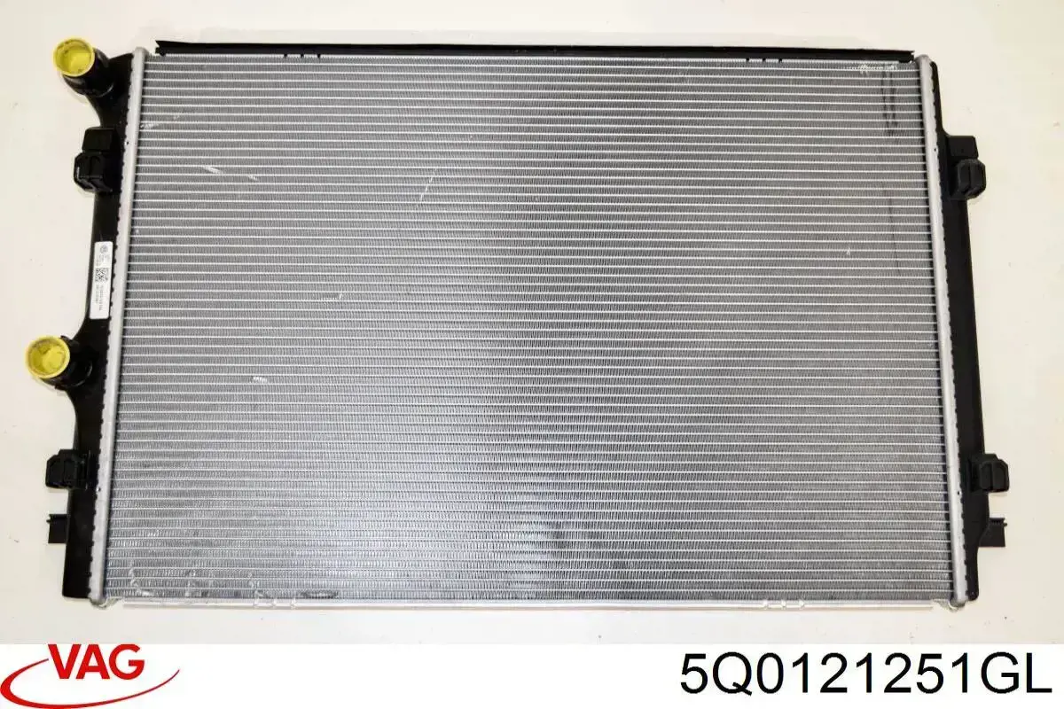 Radiador de água VAG 5Q0121251GL