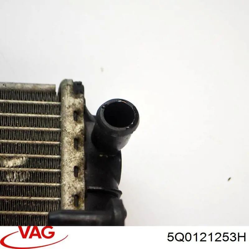 Radiador adicional de refrigeración del motor 5Q0121253H VAG