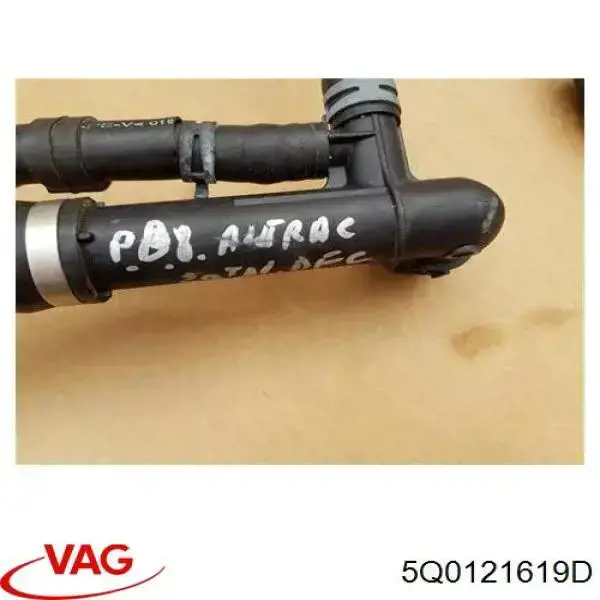 Brida del sistema de refrigeración (triple unión) VAG 5Q0121619D precio, desde 24,99 EUR