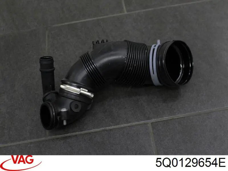 Conducto de aire, salida del filtro de aire 5Q0129654E VAG