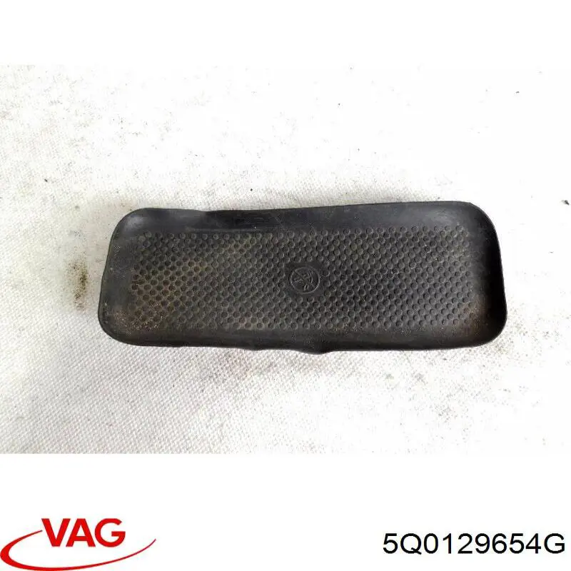 Tubo de admisión de aire al turbocompresor 5Q0129654G VAG