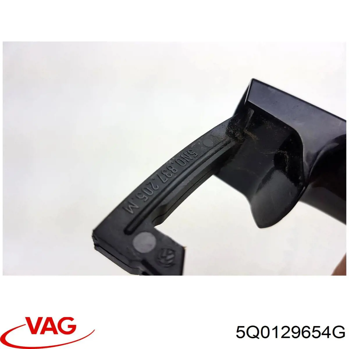 Tubo de admisión de aire al turbocompresor VAG 5Q0129654G