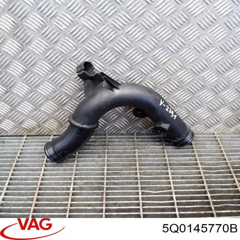 Tubo flexible de aire de sobrealimentación VAG 2Q0145770