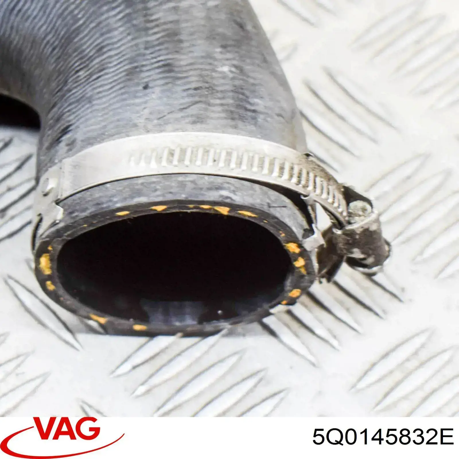 Tubo flexible de aire de sobrealimentación VAG 5Q0145832E