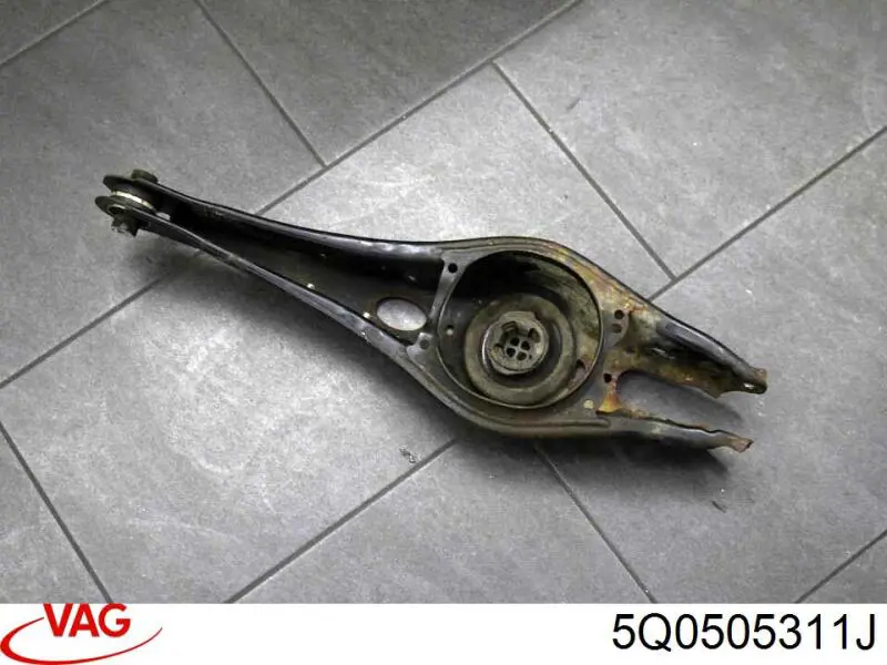 Brazo inferior trasero izquierdo/derecho 5Q0505311J VAG