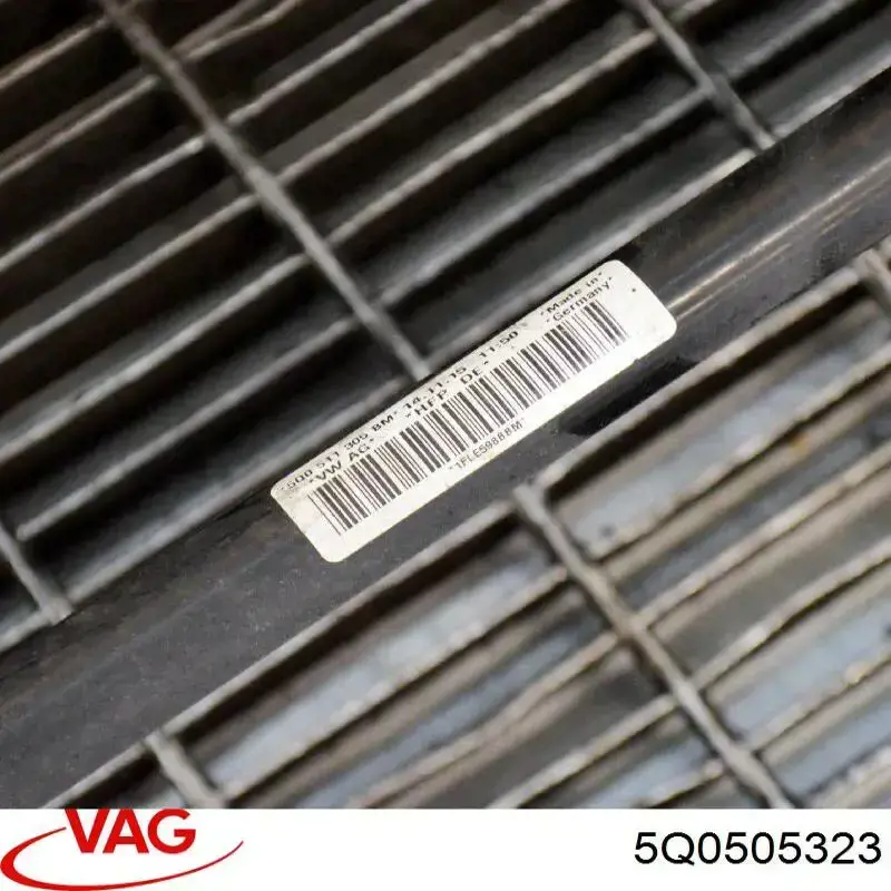 Brazo superior de suspensión trasera izquierdo/derecho VAG 5Q0505323
