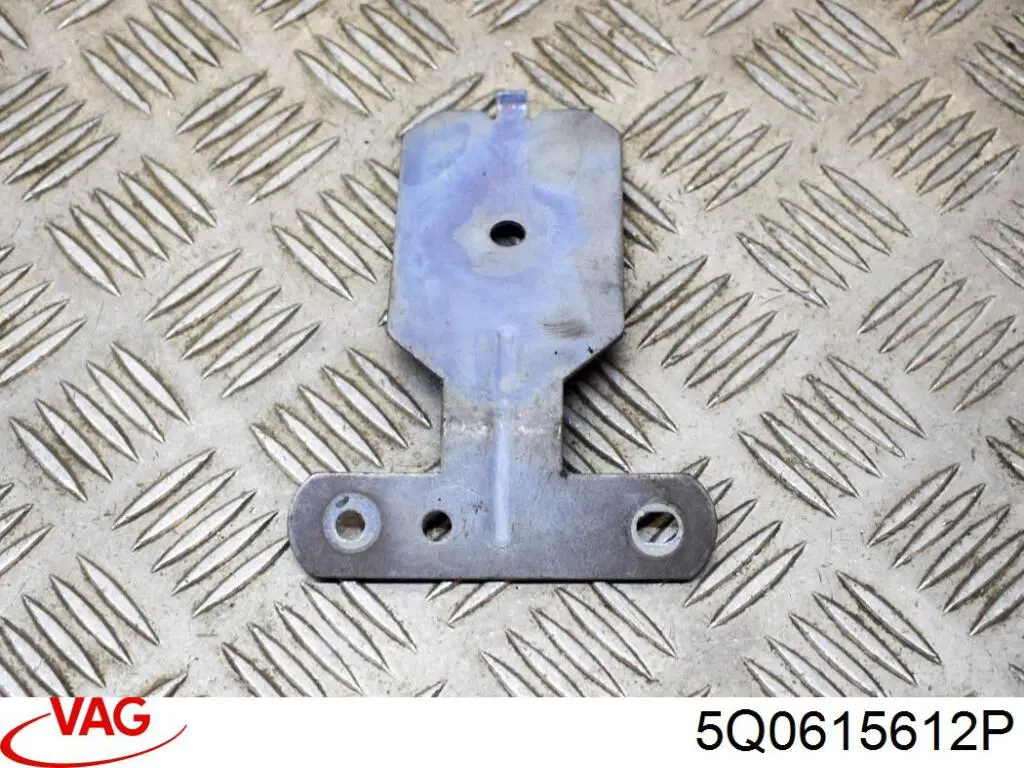 5Q0615612P VAG Protector de disco de freno trasero derecho