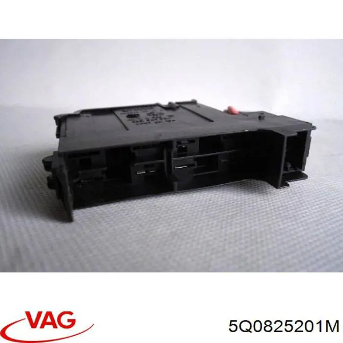 Protección inferior izquierda VAG 5Q0825201M precio, desde 66,39 EUR